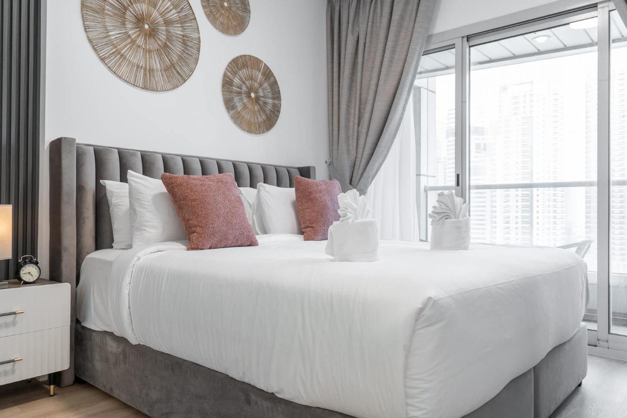 Cozy 1br Gem In Marina With Views